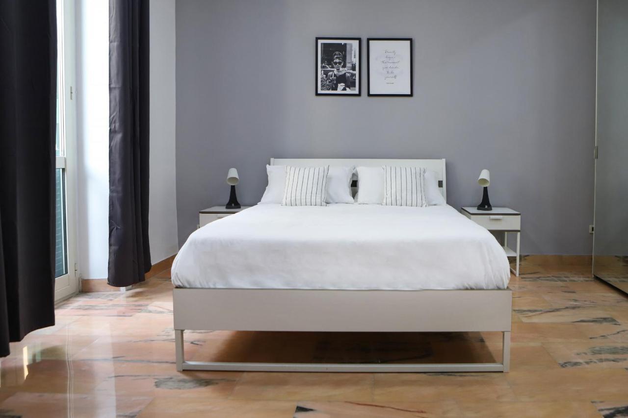 Modern At Piazza Del Gesu' By Wonderful Italy