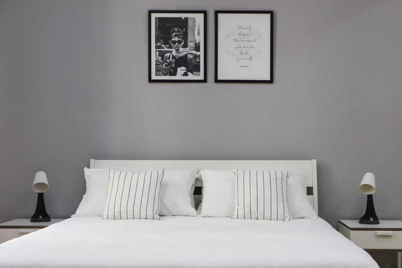 Modern At Piazza Del Gesu' By Wonderful Italy Appartement