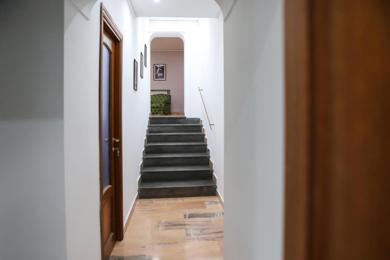 Appartement Modern At Piazza Del Gesu' By Wonderful Italy