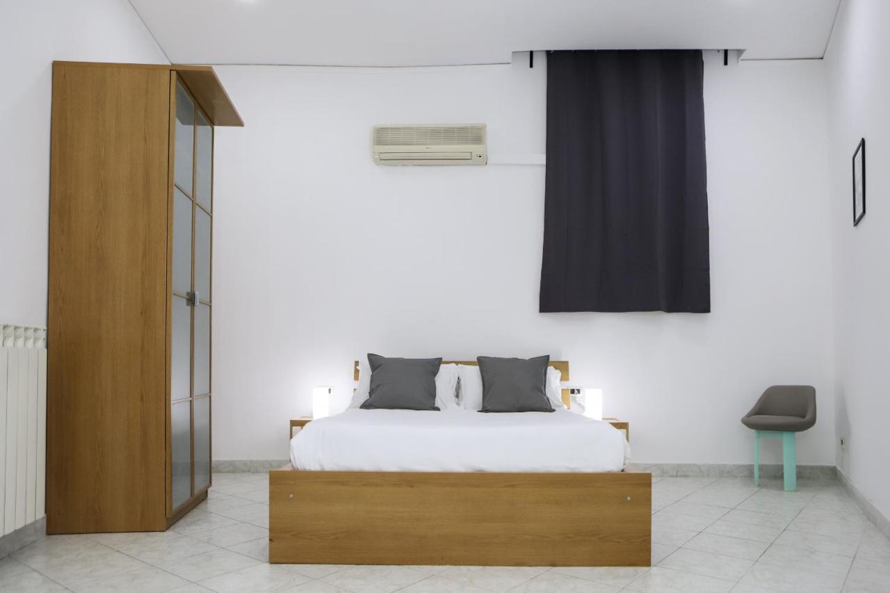 Modern At Piazza Del Gesu' By Wonderful Italy *