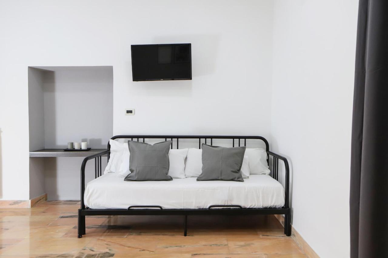 Appartement Modern At Piazza Del Gesu' By Wonderful Italy